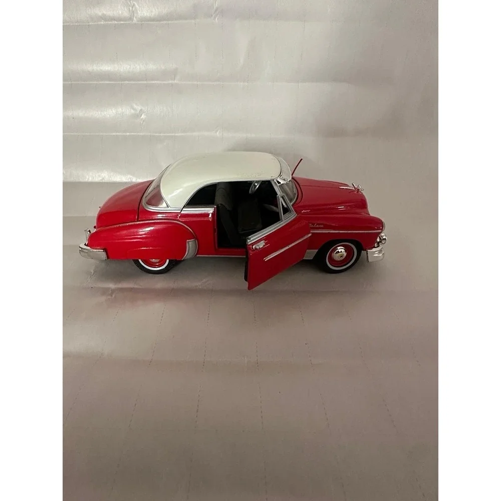 1950 CHEVROLET BEL AIR RED W/ WHITE TOP 1/24 DIECAST MODEL CAR MOTORMAX 73268